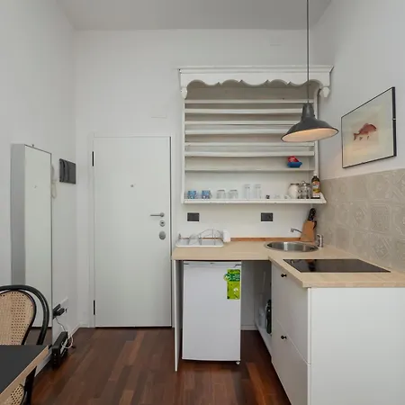 Xenia - Intimate In Sempione Apartment *