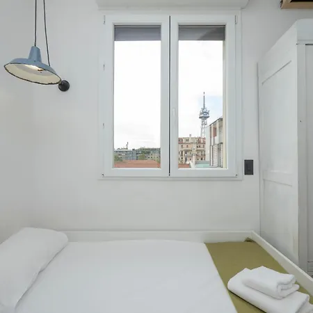 Apartment Xenia - Intimate In Sempione