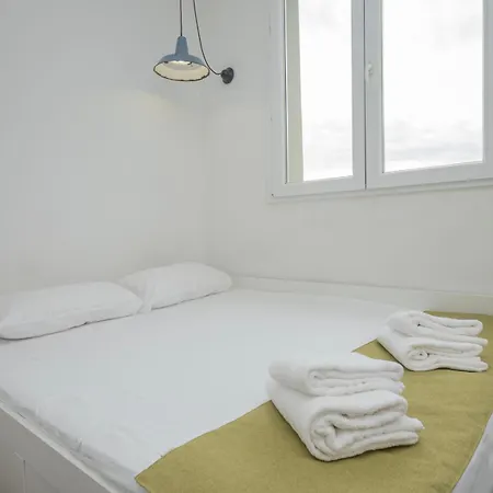 Xenia - Intimate In Sempione Apartment Milan